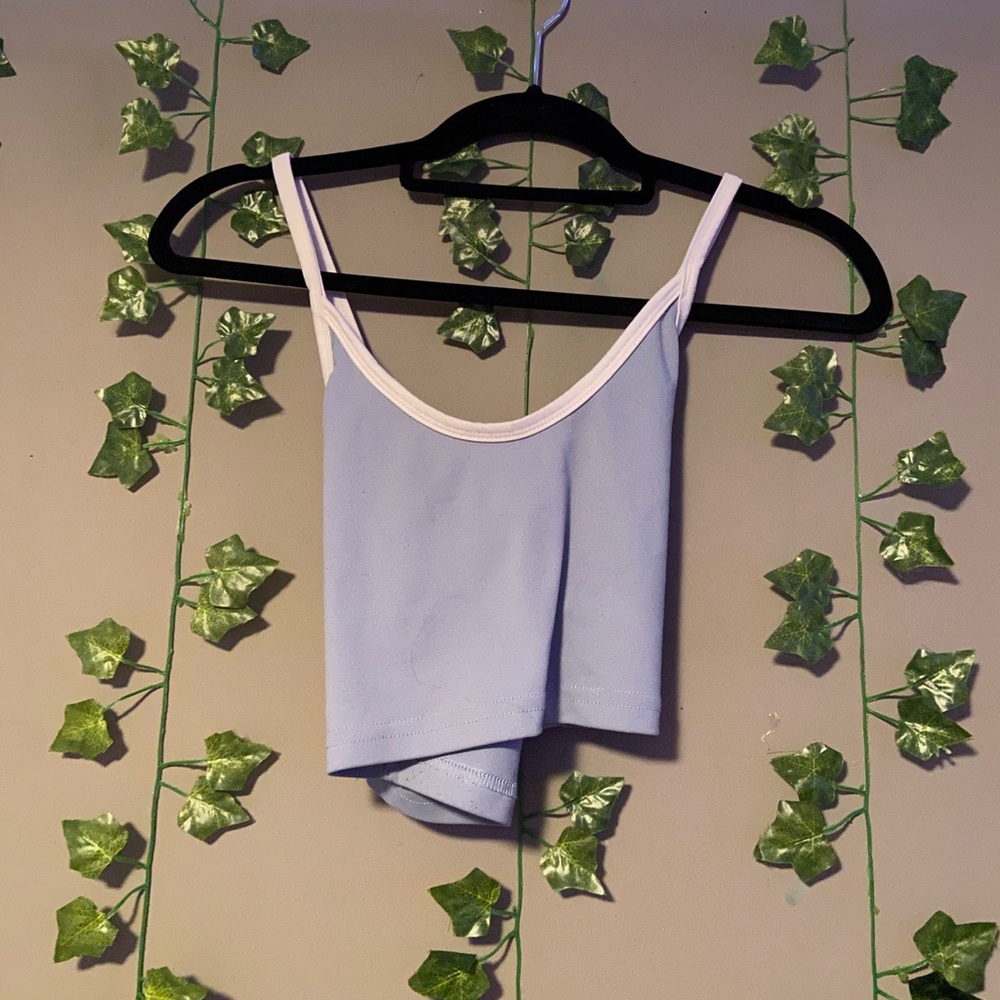 women’s crop top